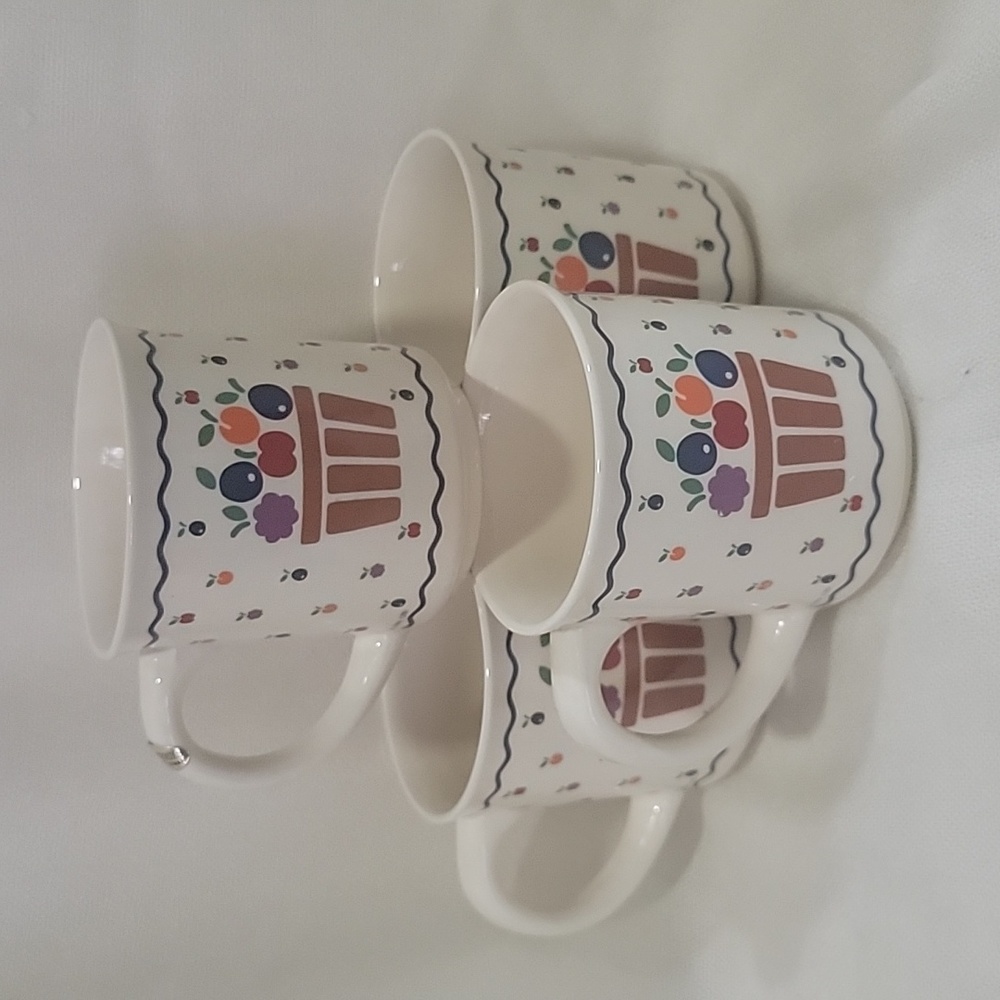 Vintage New Avenues Orchard Set Of Four Mugs